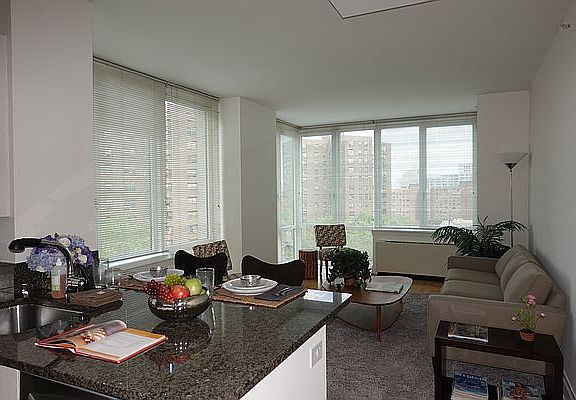 5th image of 1510 Lexington Ave APT 8J