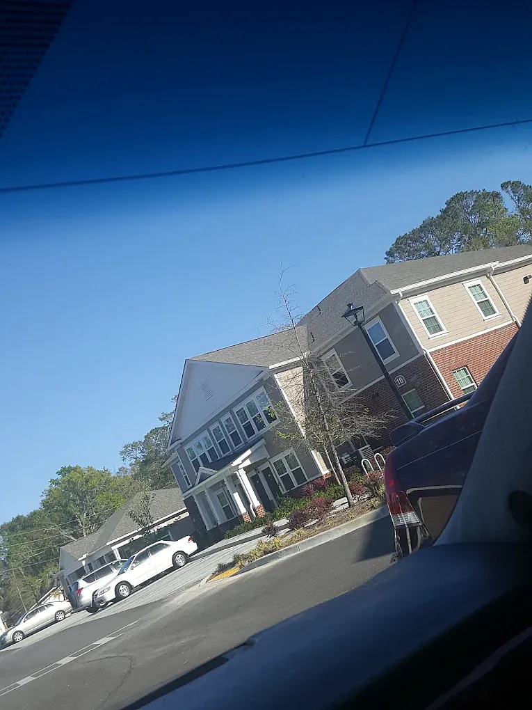 Sea Pointe Apartments — Photo 2