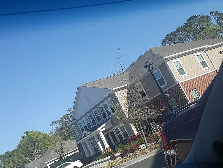 Sea Pointe Apartments — Photo 2