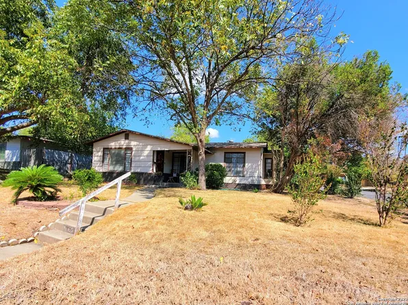 631 BYRNES DR, San Antonio, TX 78209