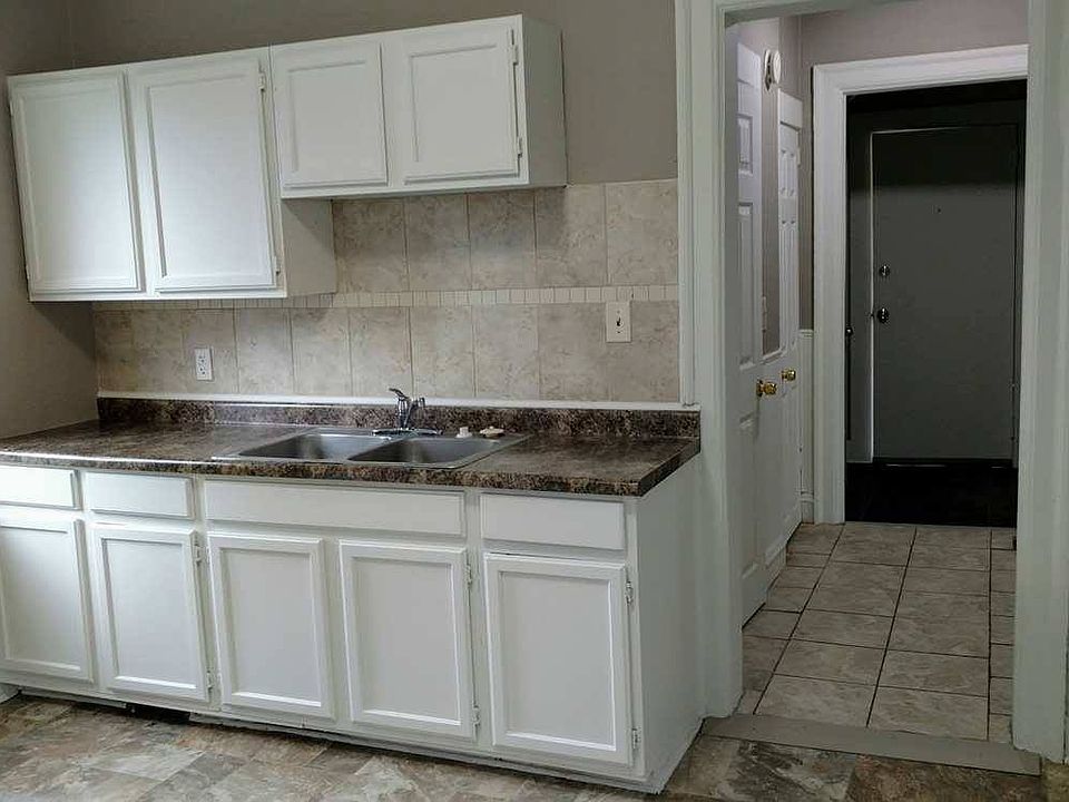 1st image of 140 N 31st Ave APT 1