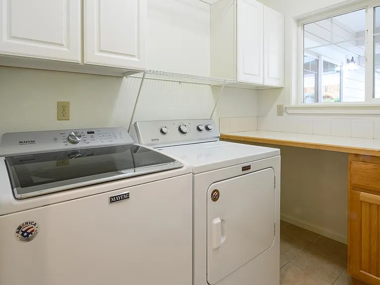1631 NW Hickory Pl — Photo 20
