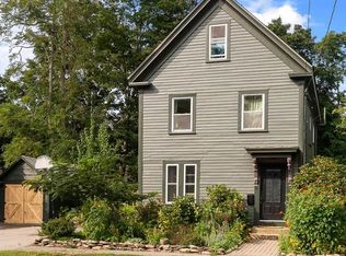 14 Pond St, Georgetown, MA 01833