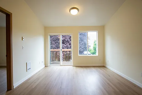 130 SE 105th Ave #C2 Photo 1