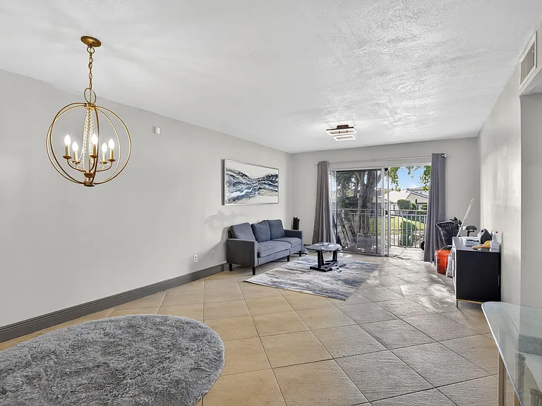 1250 SW 113th Ter #201 — Photo 8
