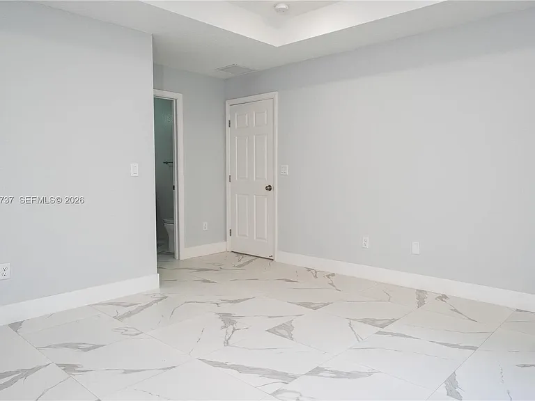 2522 NW 9th Pl — Photo 22