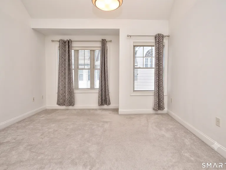 39 Maple Tree Ave #52 — Photo 11