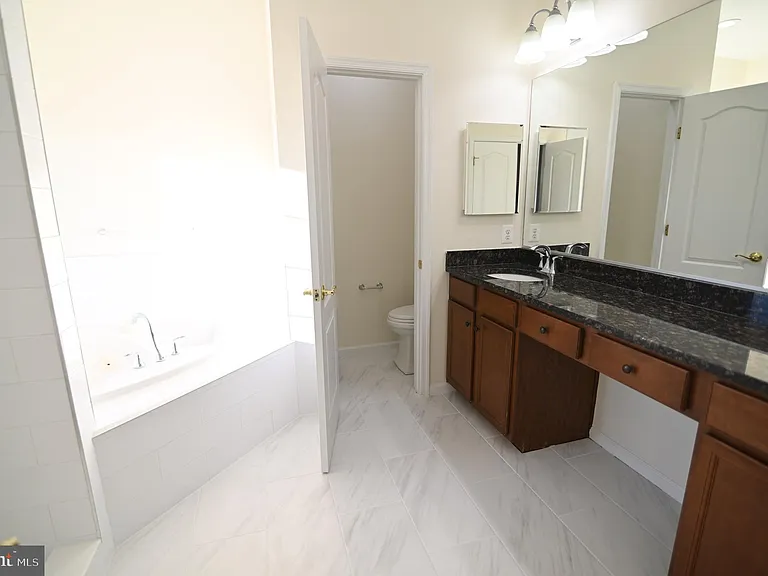 7001 Chaptico Ct — Photo 83