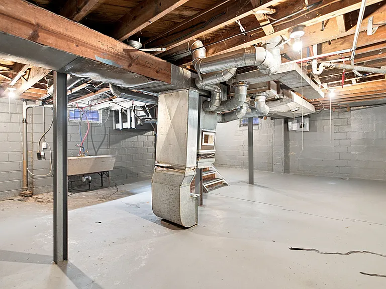 12151 Wayburn St — Photo 27