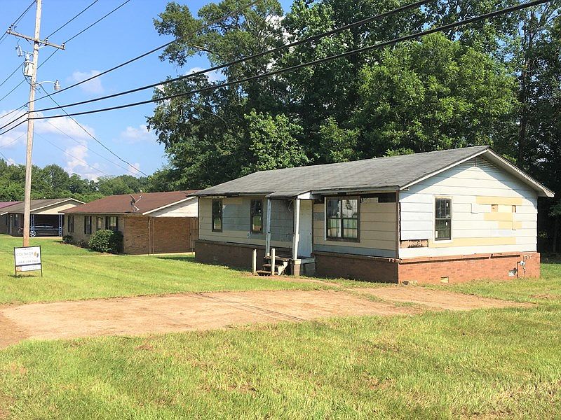 2nd image of 205 Mondy Rd