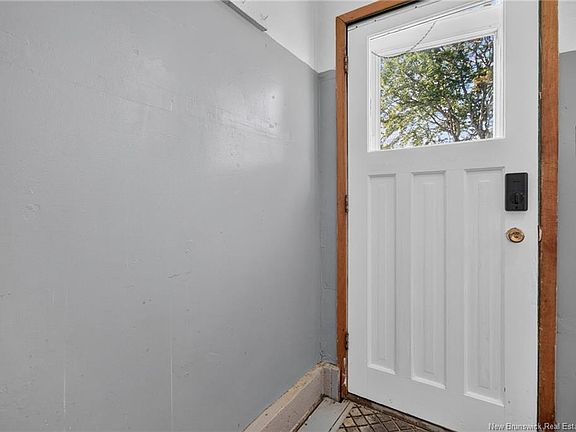 3rd image of 14 Salisbury Back Rd