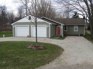 9307 E Sleepy Hollow Pkwy, Cromwell, IN 46732