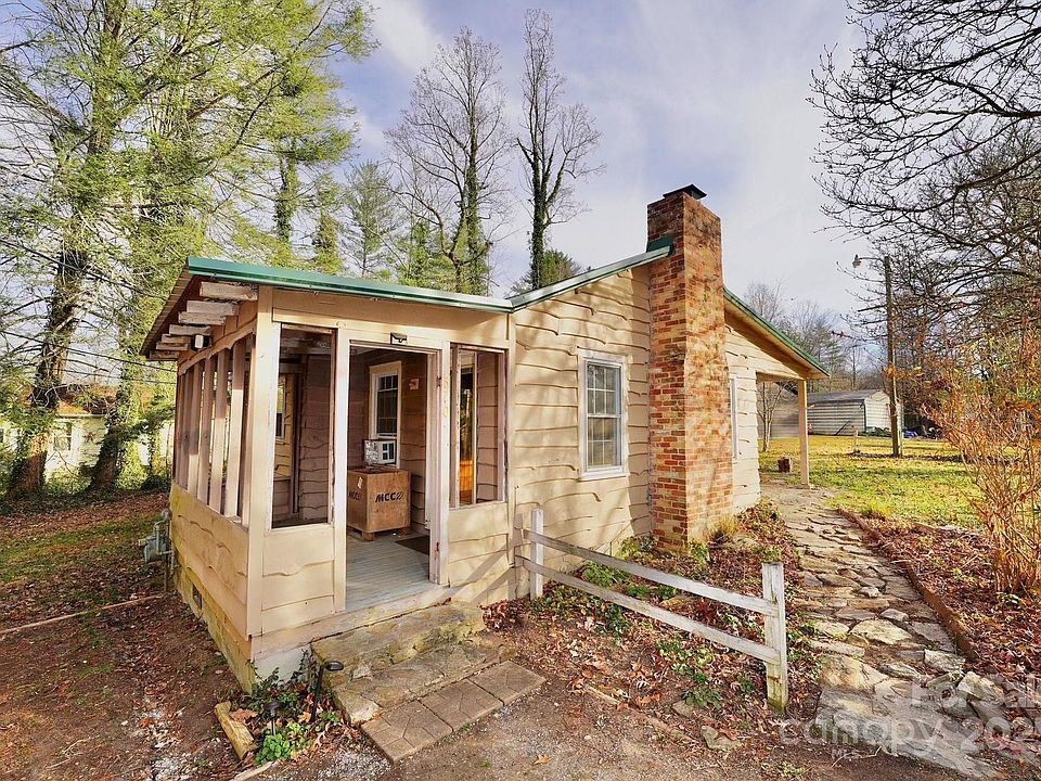 1st image of 320 Dove Haven Ln
