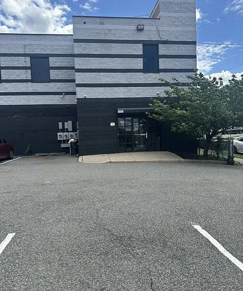 715 Broadway Ave #3 — Photo 1