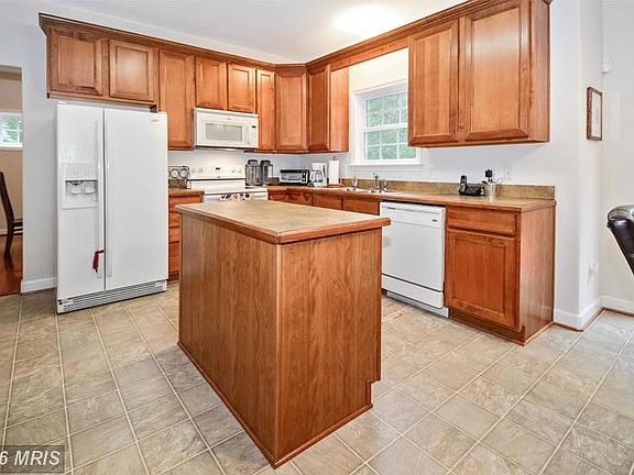 4th image of 5606 Bazzanella Dr