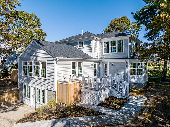 4th image of 7 Vinland Drive