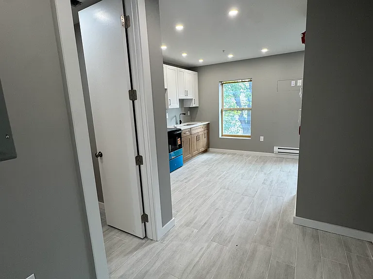 55 Lander St #2B — Photo 12