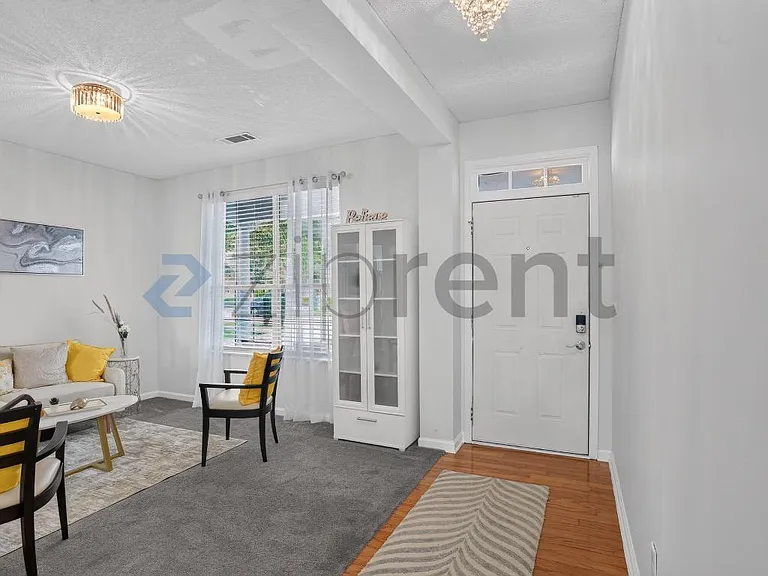 2354 Charleston Pointe SE — Photo 4