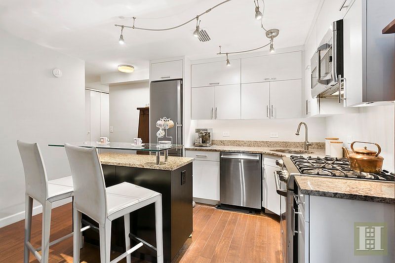 1st image of 333 E 66th St APT 1G