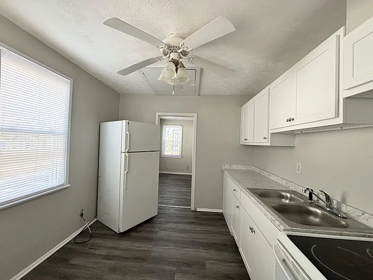 200A N Virginia Ave — Photo 15