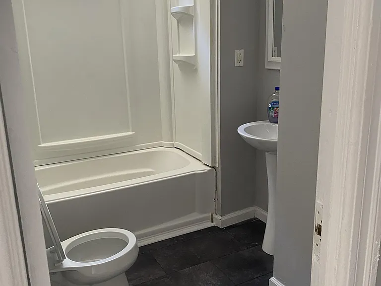 381 5th Ave #2 — Photo 7