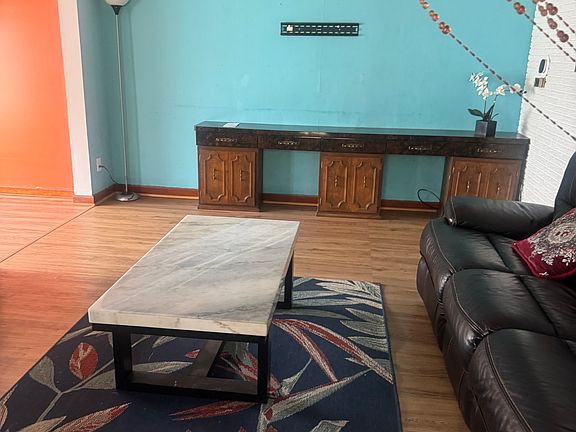4th image of 218 Ludington St #1