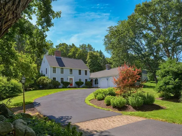 6 High St, Southborough, MA 01772