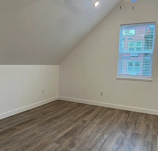446 Michigan Ave #4 — Photo 12