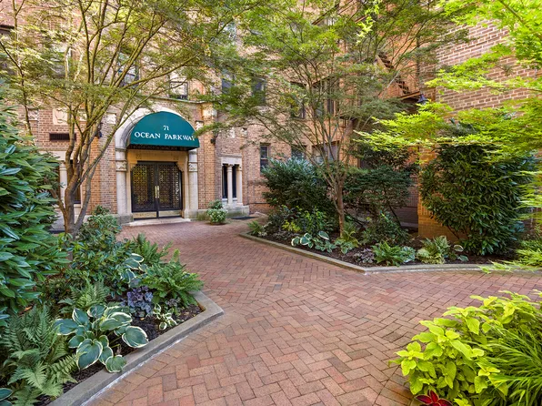 71 Ocean Parkway image 12 of 12