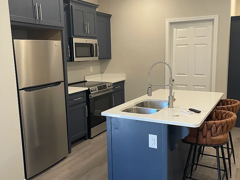 705 Krebs Ave #F — Photo 11