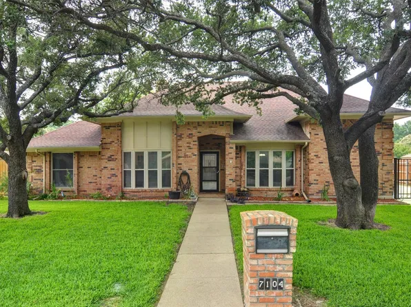 7104 Church Park Dr, Fort Worth, TX 76133