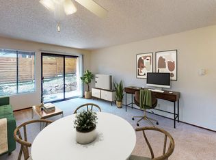 11) 500 70th, Seattle, WA 98115