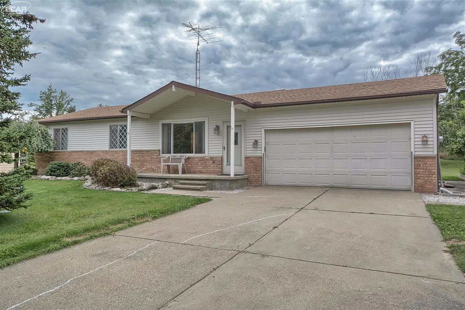 8492 Ridge Rd photo 1