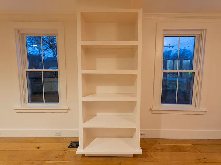 Beautiful built in shelves, high quality windows to keep you warm in the winter.