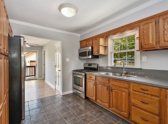 4th image of 6554 Pine Point Dr