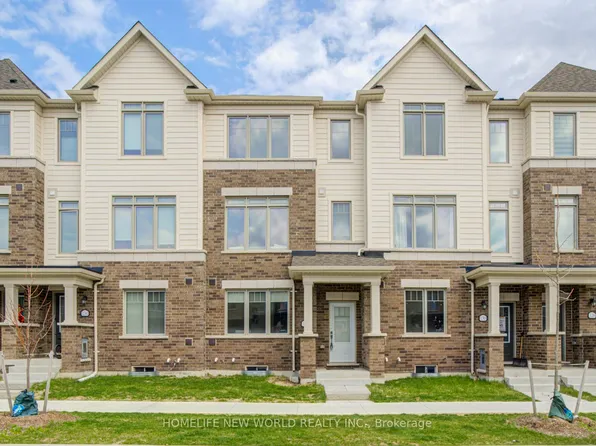 132 Lageer Dr, Whitchurch Stouffville, ON L4A 4V2