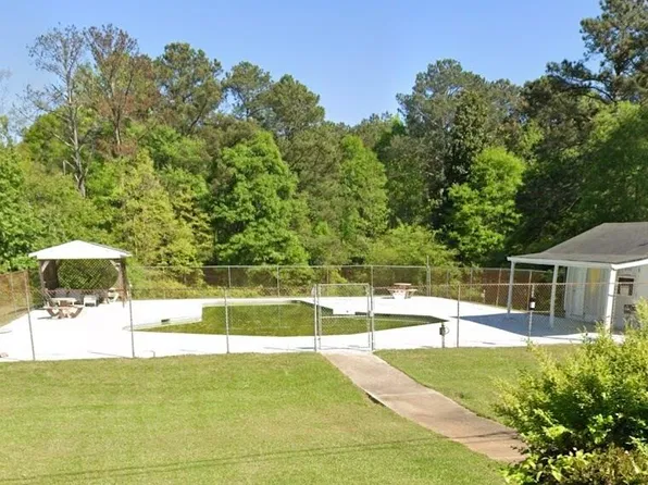 95 E Honeysuckle Ln, Carrollton, GA 30116