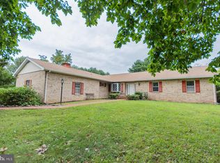 184 Locust Hill Dr, Charles Town, WV 25414