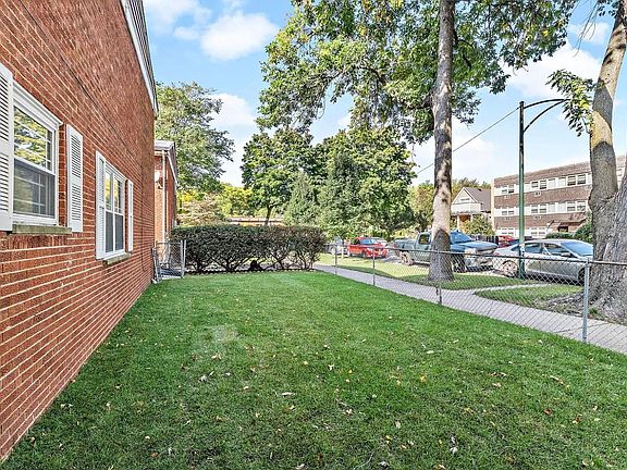3rd image of 1733 W Farwell Ave Unit A