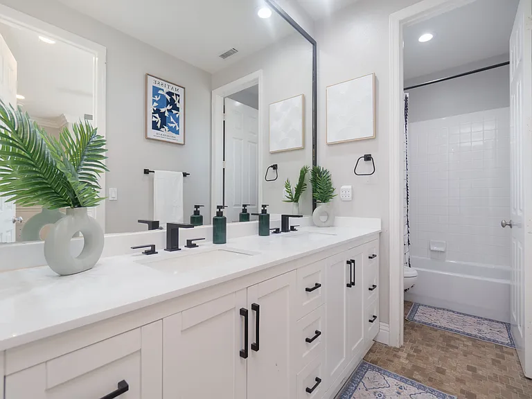 Hacienda Dr — Photo 43