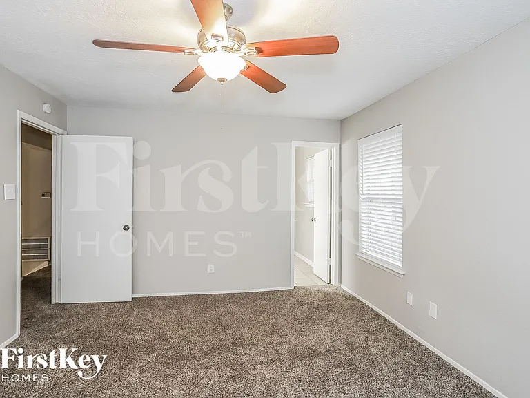 3127 Village Woods Dr — Photo 10