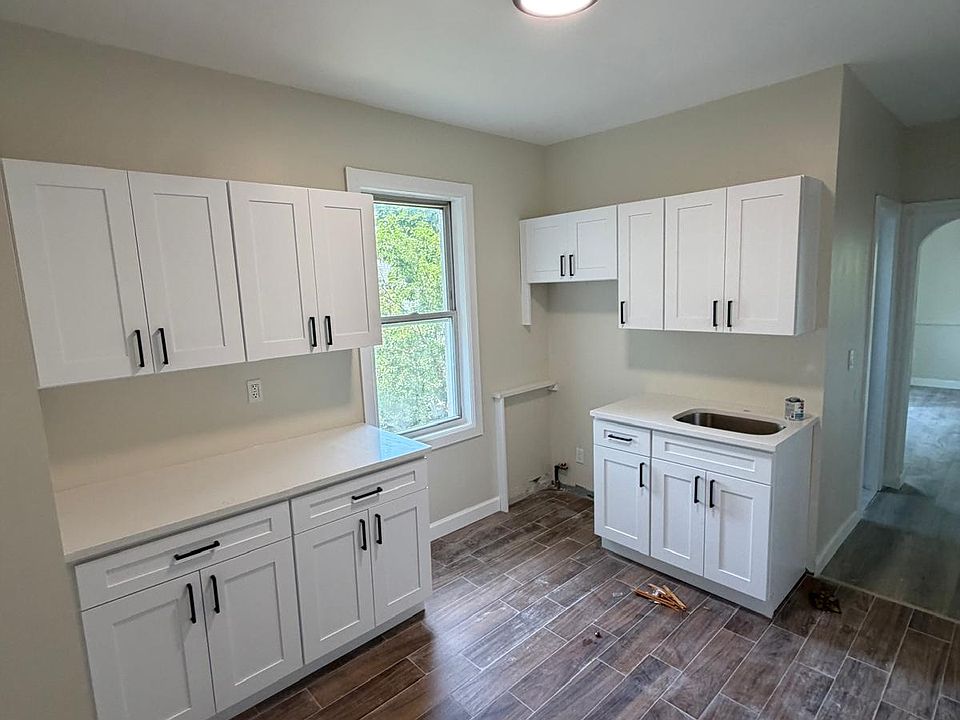 1st image of 206 Myrtle Ave #M