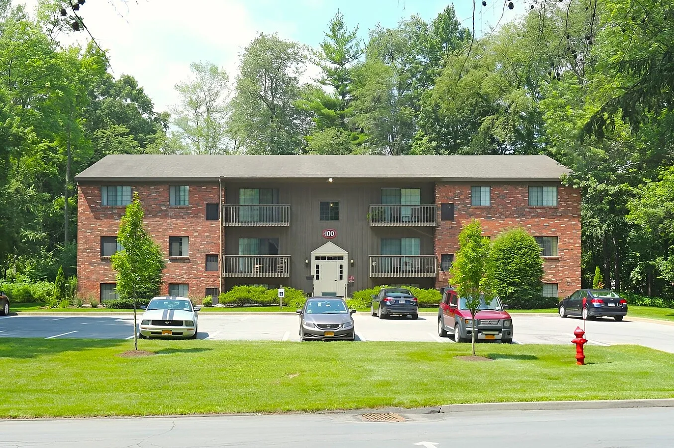 Crescent Village — Photo 1