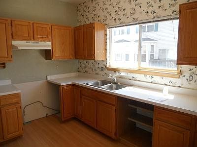 4th image of 1800 Grandview Pl