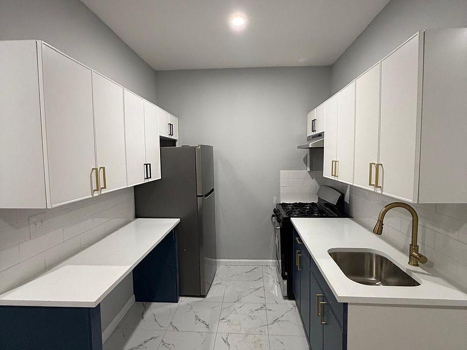 1st image of 379 Lyons Ave #2B