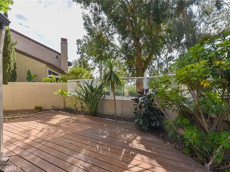 145 Stanford Ct #35 — Photo 38