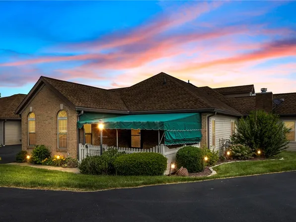 1216 Stanford Ct, Coraopolis, PA 15108