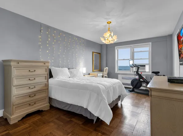 4555 Henry Hudson Pkwy W image 24 of 40