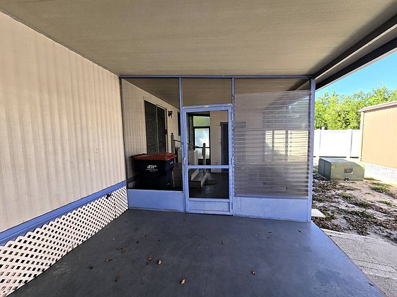 4th image of 6709 Lamprey Ln
