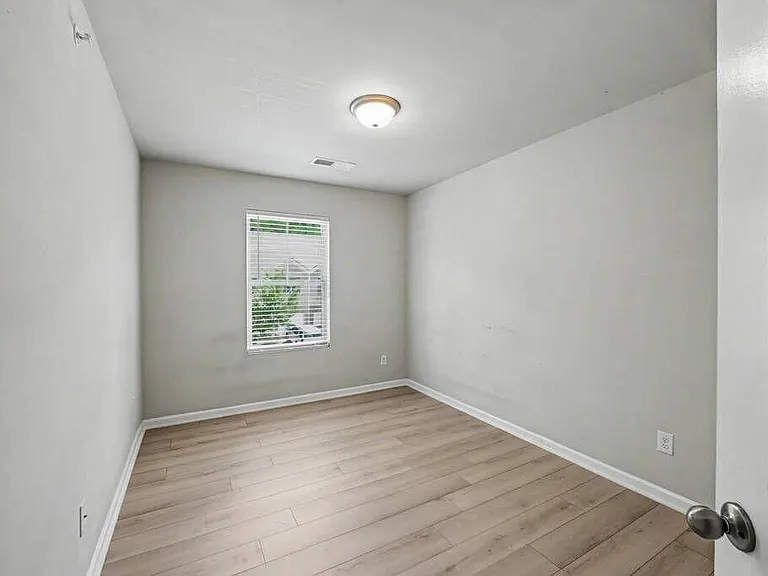 1797 Old Dogwood — Photo 14